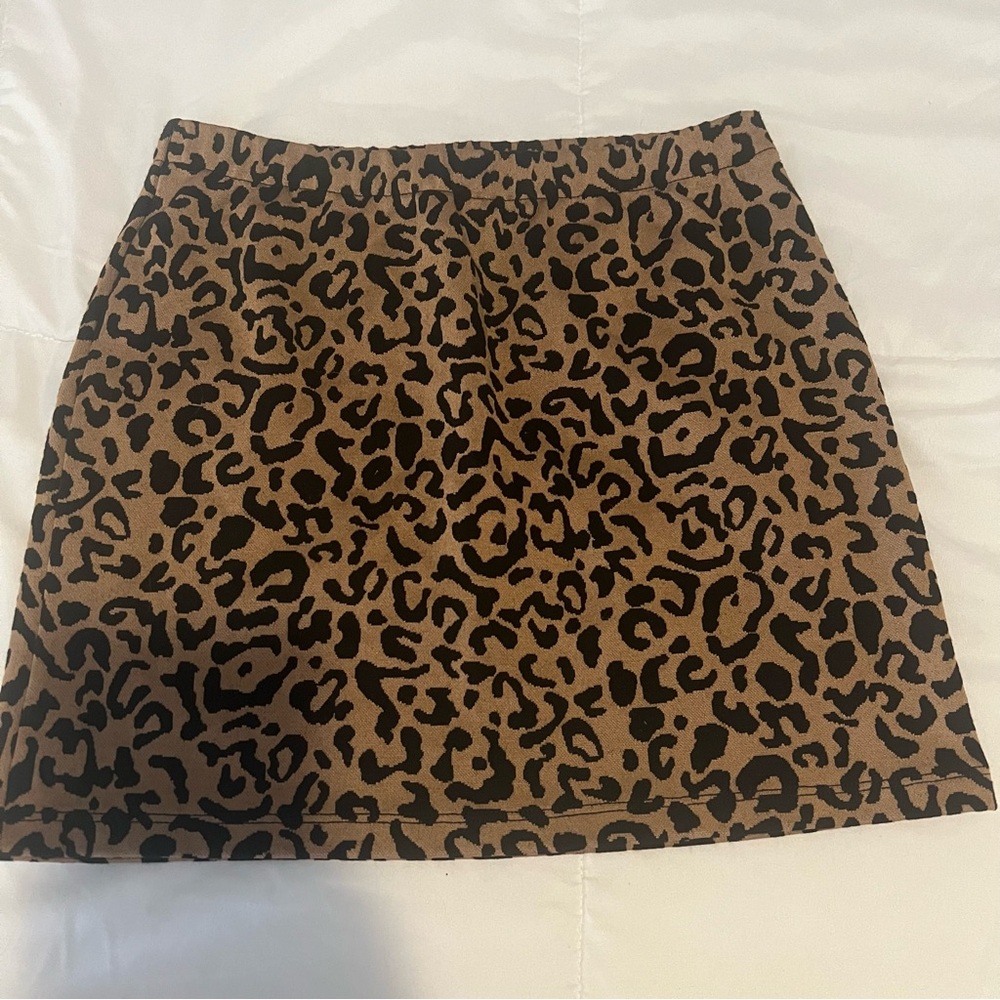 Forever 21 leopard girls skirt. Size 9/10